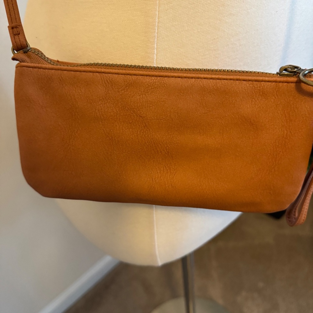 Universal Thread Purse - Picture 6 of 10